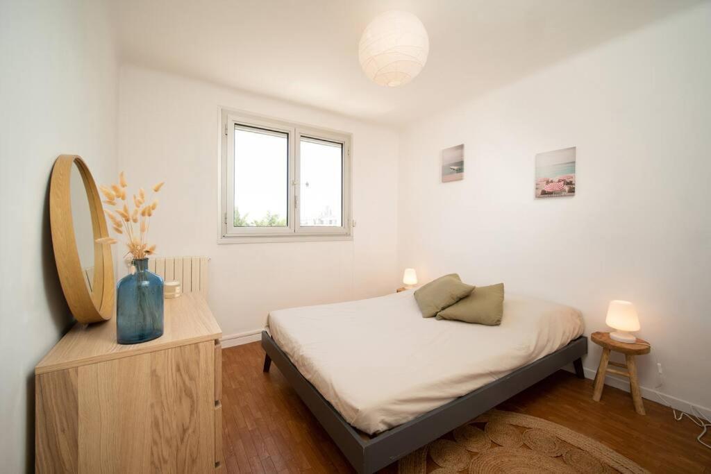 Fully Equipped With Parking 6 Beds Apartment Marseille