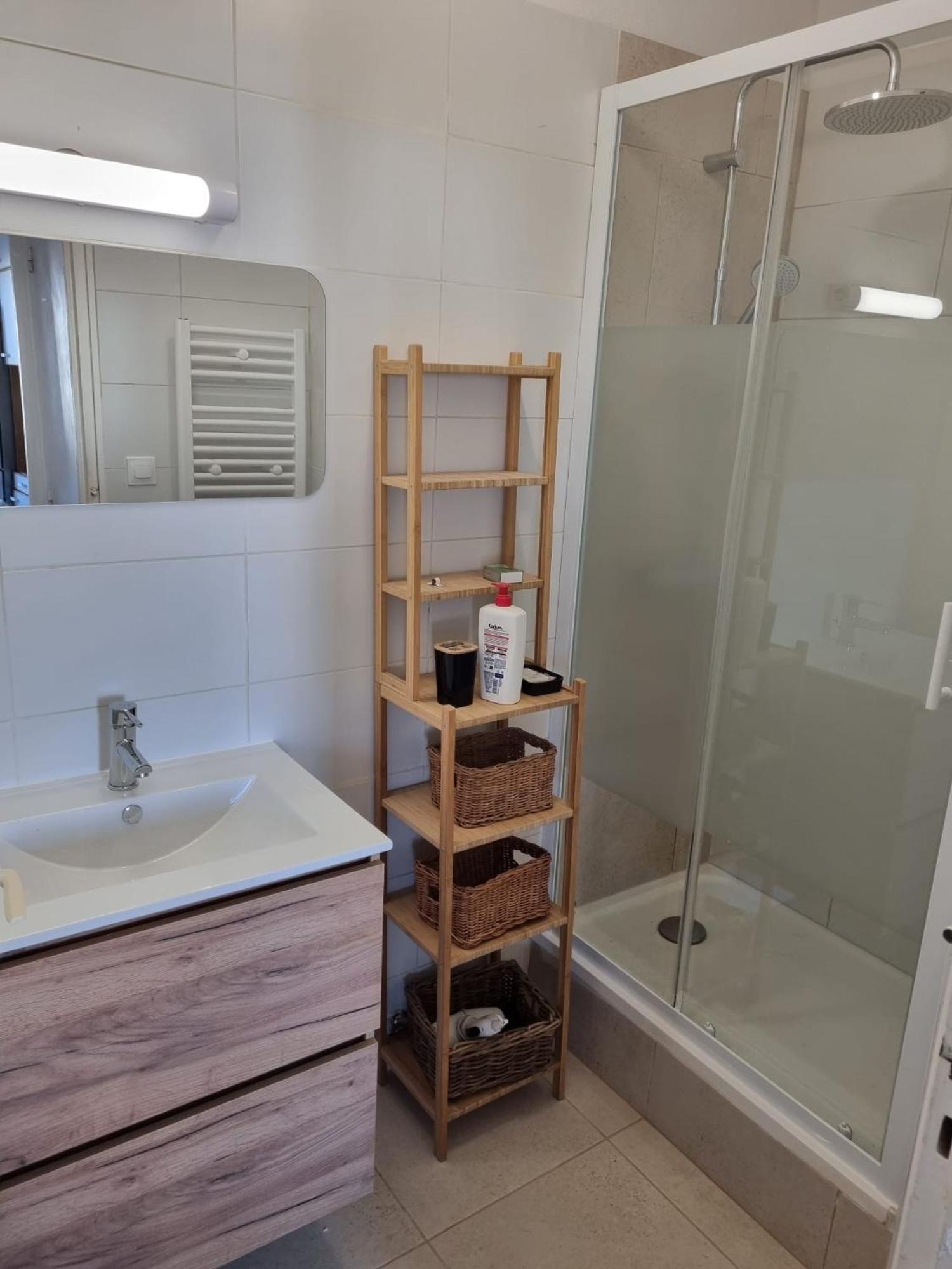 Apartment Fully Equipped With Parking 6 Beds